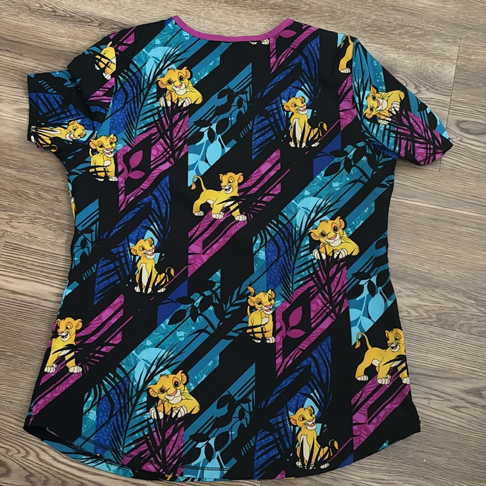 ⭐️Scrub top⭐️ - Picture 2 of 3